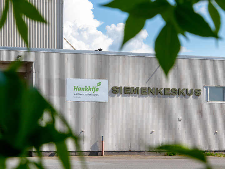 Alastaron siemenkeskus, Hankkija