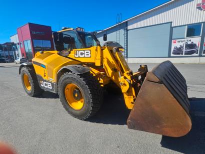 JCB Agri Pro 542-70 -kurottaja