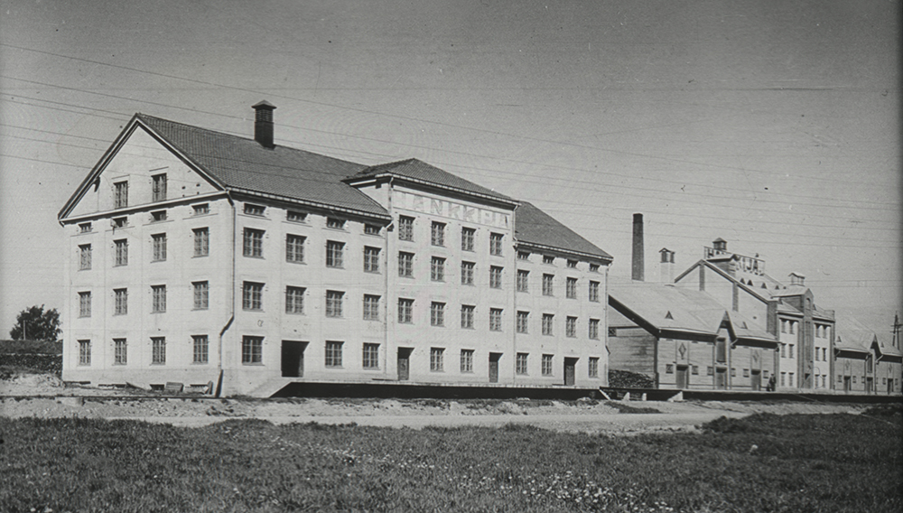 Hankkijan ensimmäinen siemenkeskus perustettiin Tampereelle 1920.