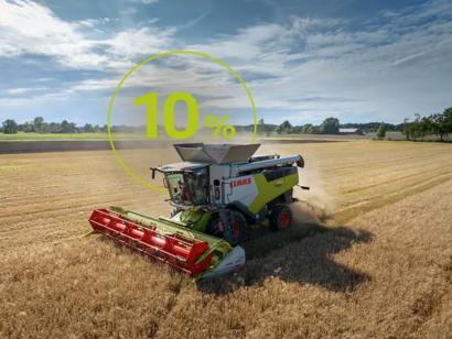 Leikkuupuimuri Cemos Auto -järjestelmällä, taustalla lukee 10 %.