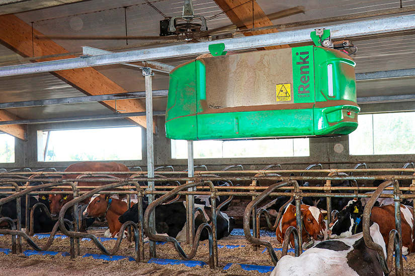 Demeca Renki -kuivikelaite kiskoilla.