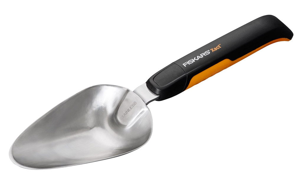 Leveä istutuslapio Xact Fiskars