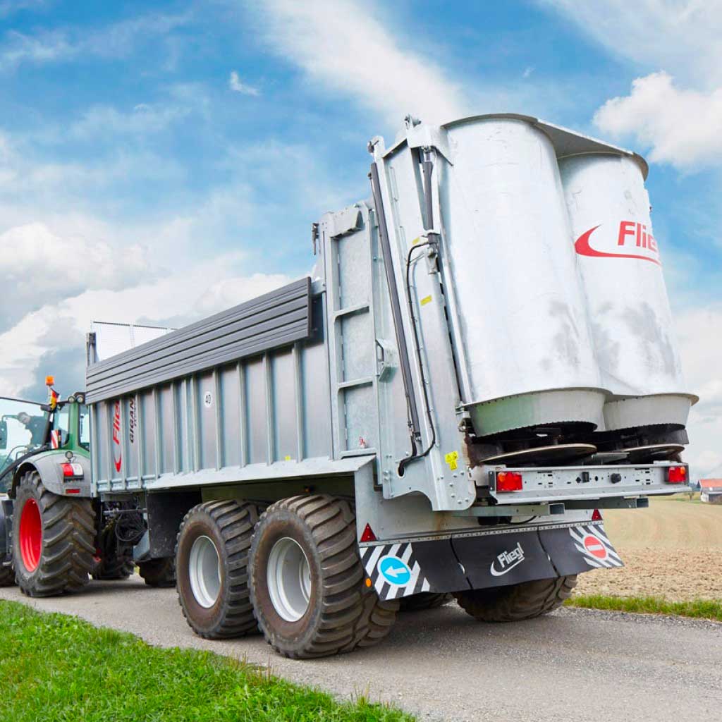 Fliegl ASW 271 GIGANT Profi V2 -levittimellä