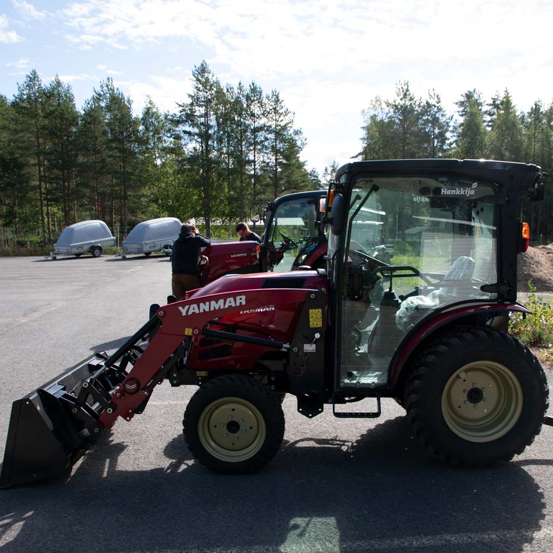 YANMAR YT235 KIINTEISTÖTRAKTORI