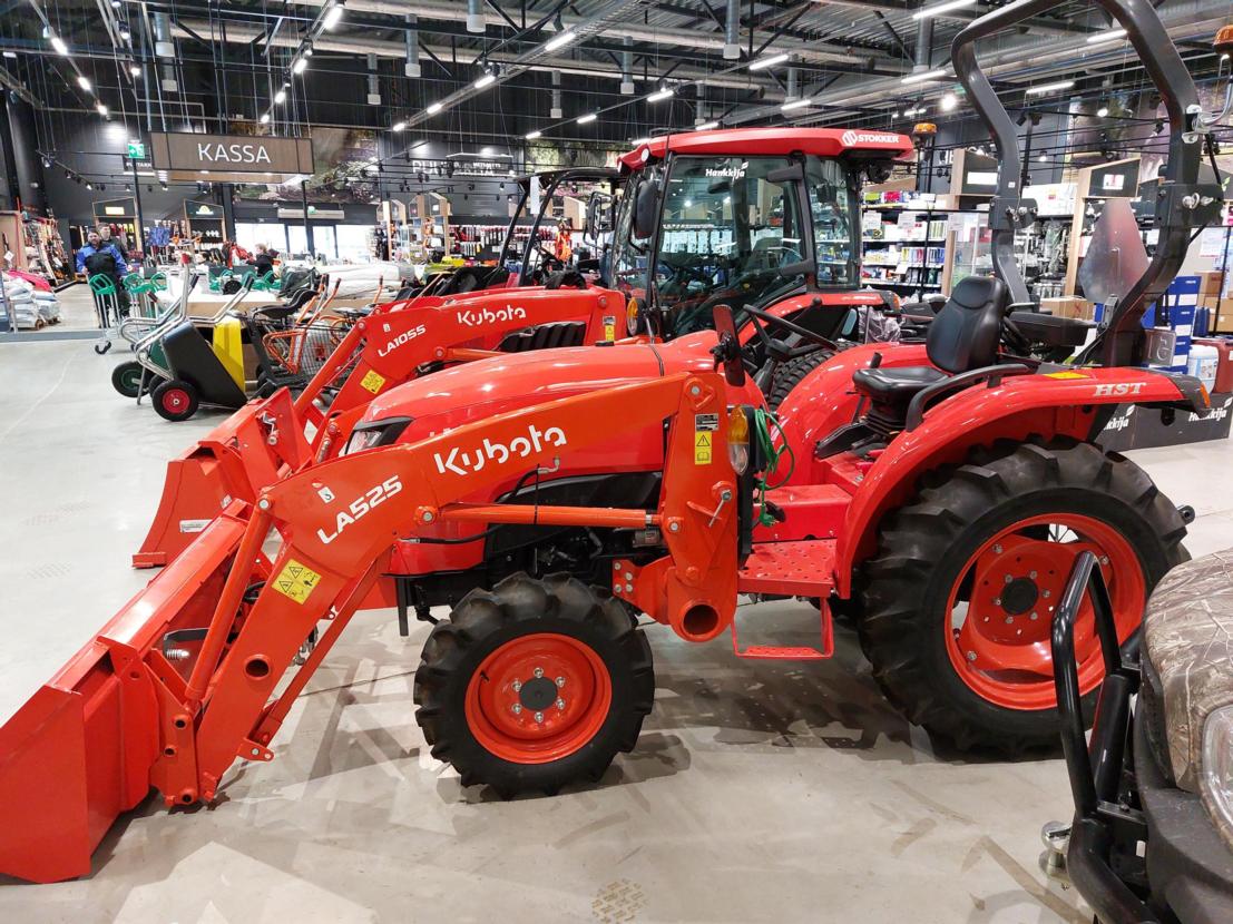 Kubota L1-382