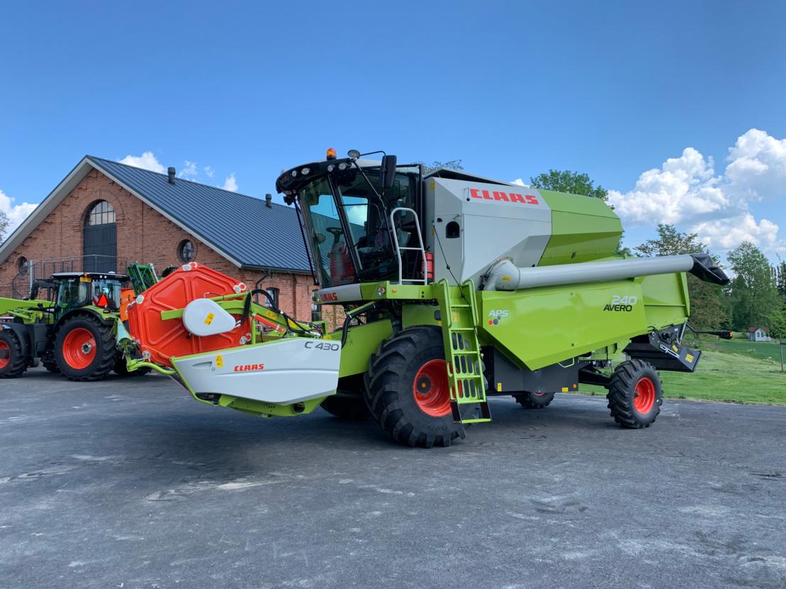 Claas Avero 240