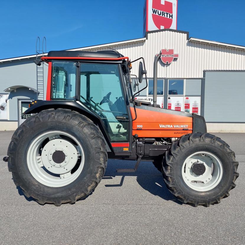 Valtra 900