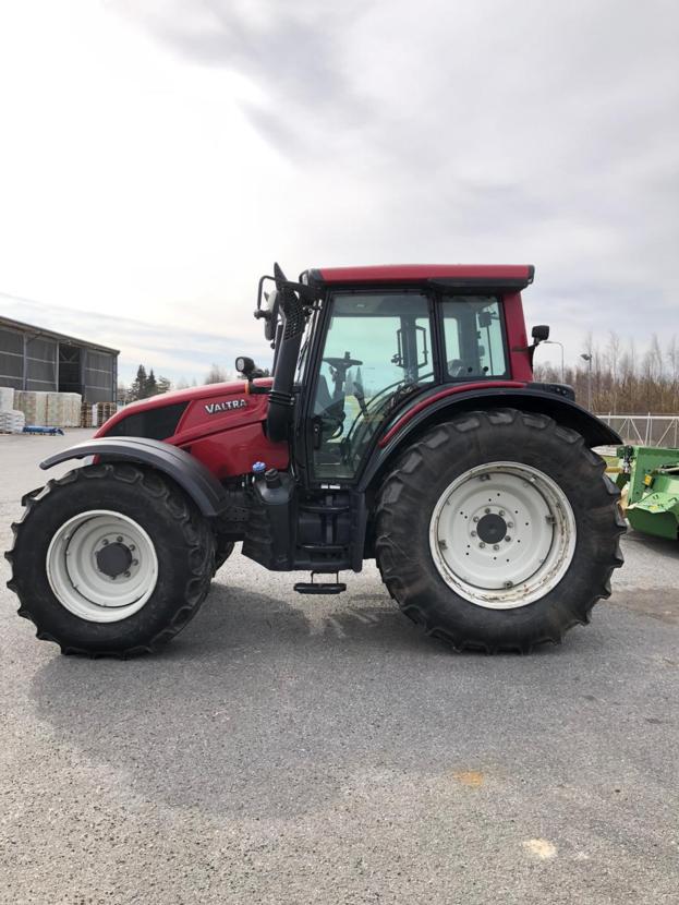 Valtra N143 Hitec