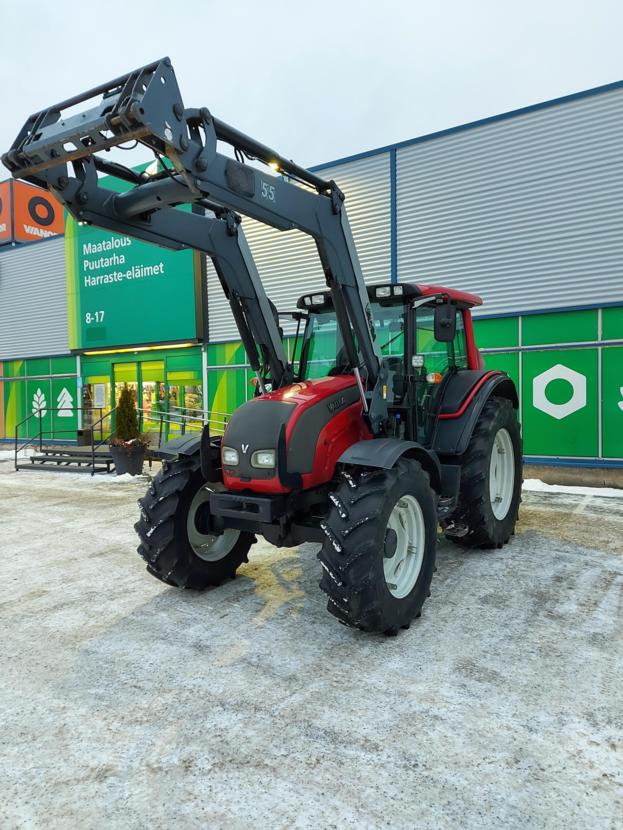 John Deere 6930