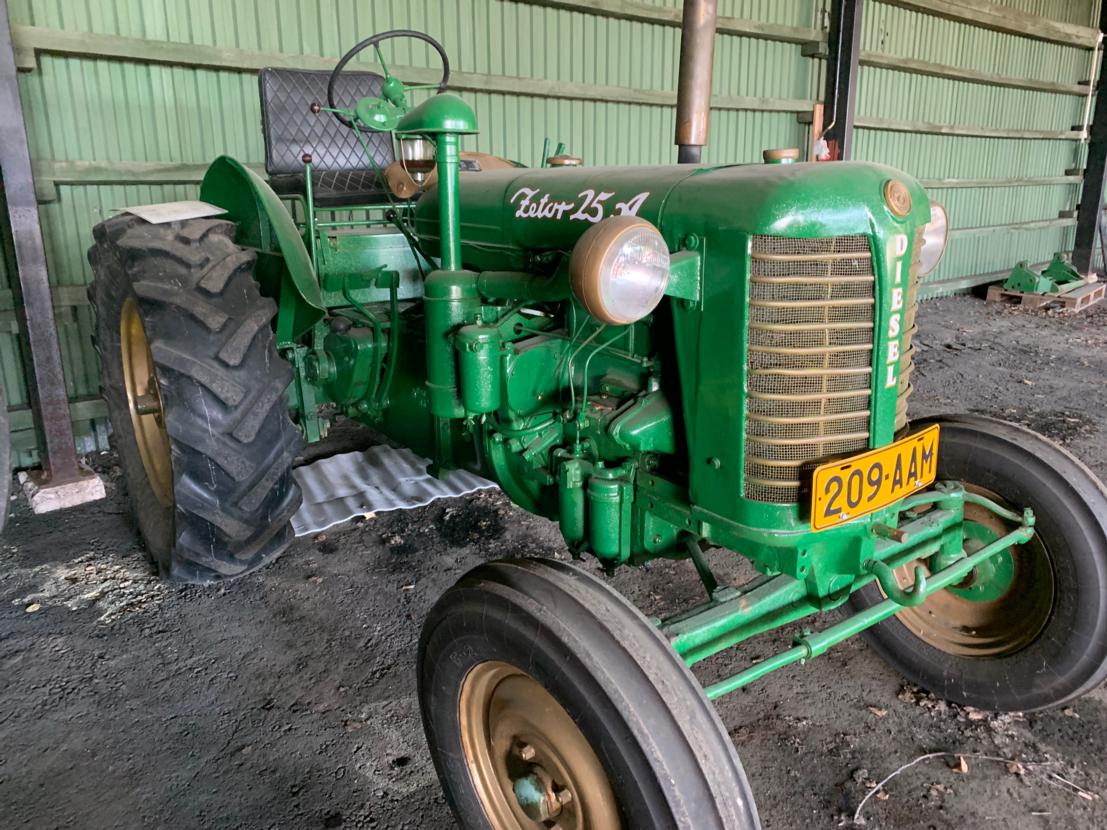 Zetor A25