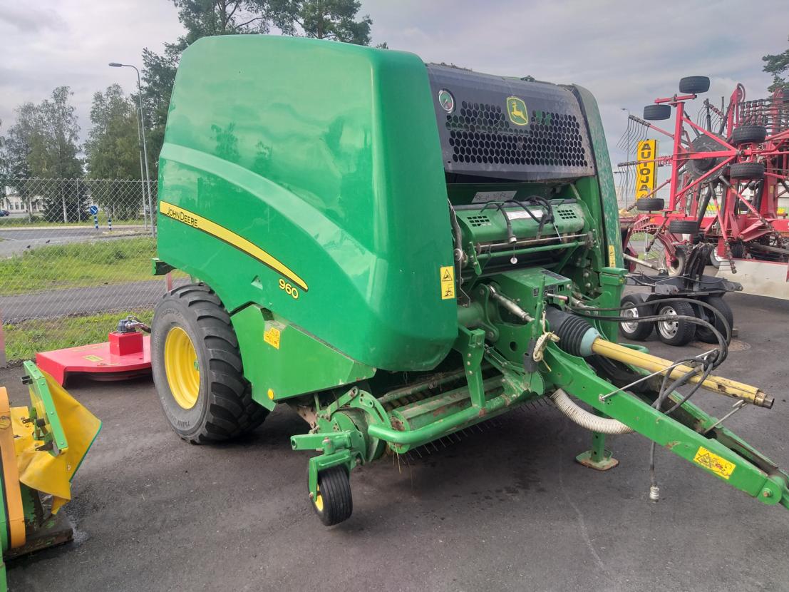 John Deere 960