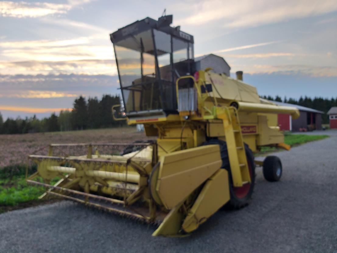 New Holland 8030