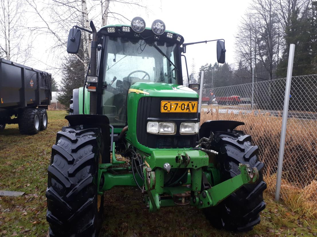 John Deere 6420