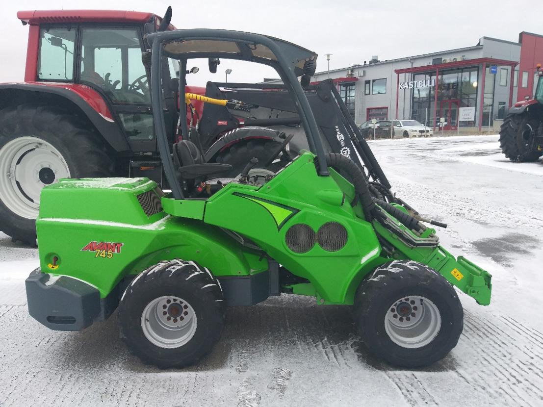 Avant 745