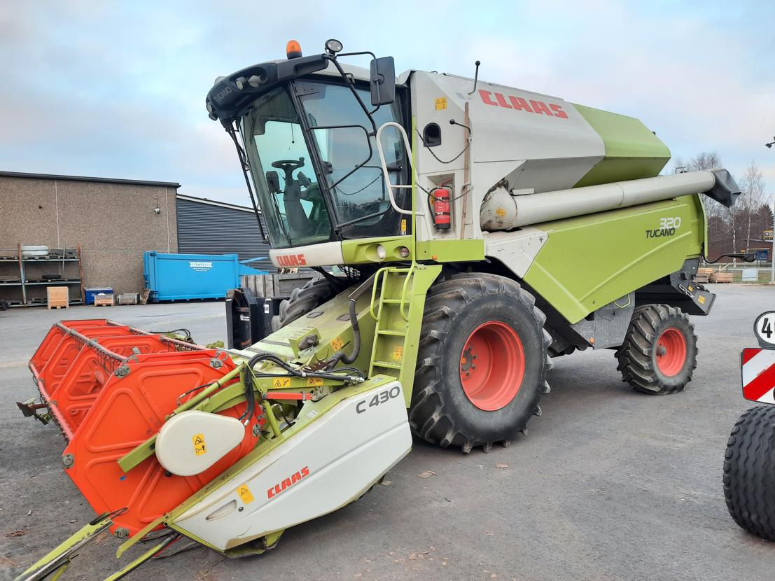 Claas Tucano 320