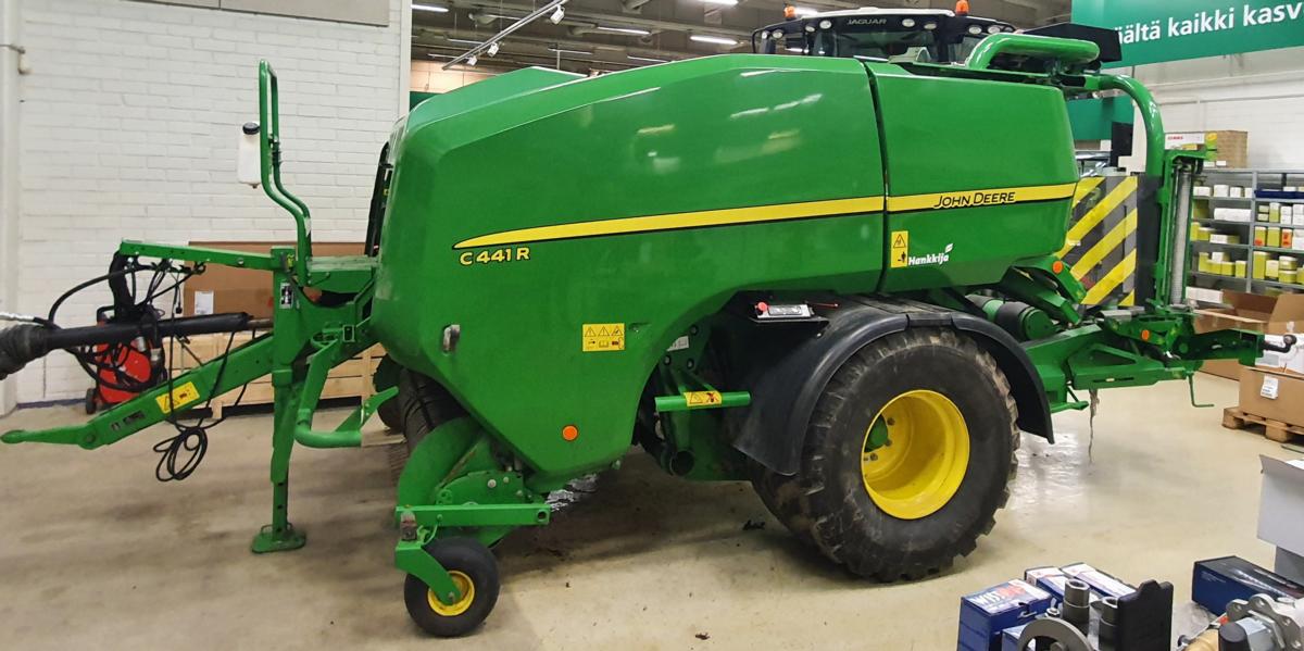 John Deere C441r