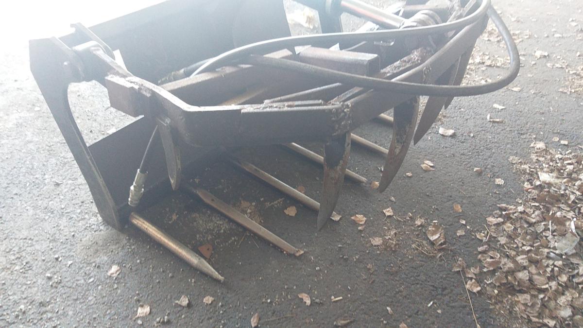 Pienkuormaajavarusteet Rehupihti