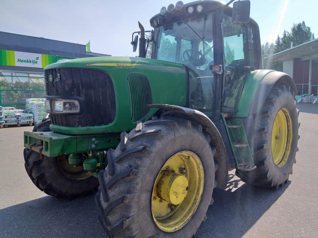 John Deere 6920