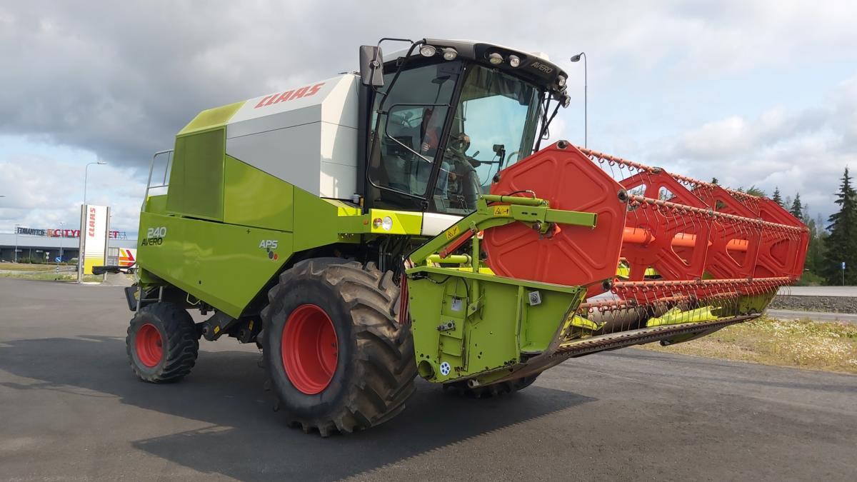 Claas Avero 240