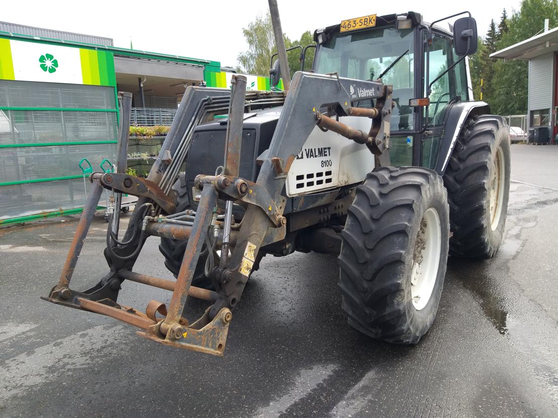 Valtra 8100