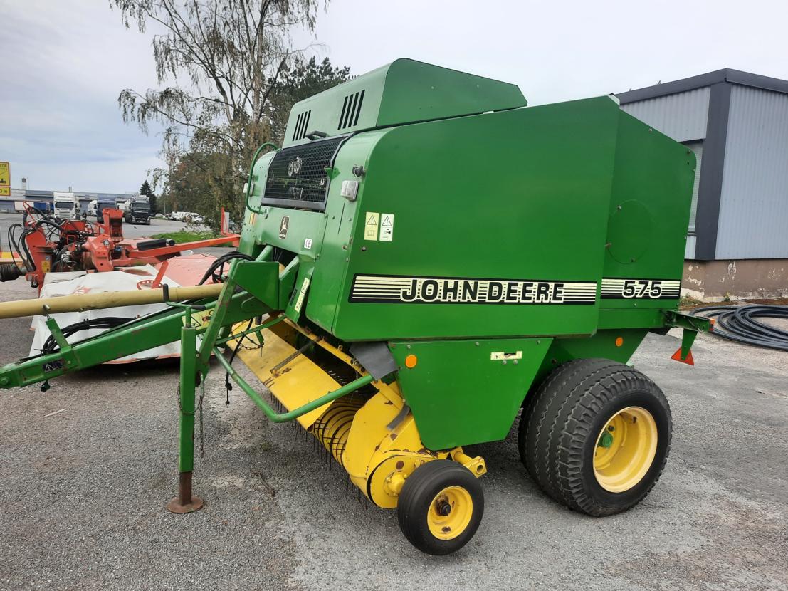 John Deere 575