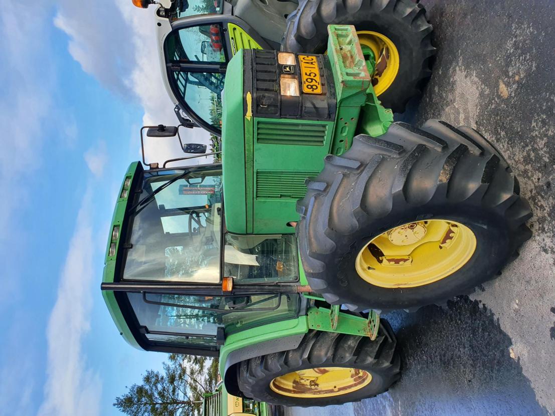 John Deere 6410