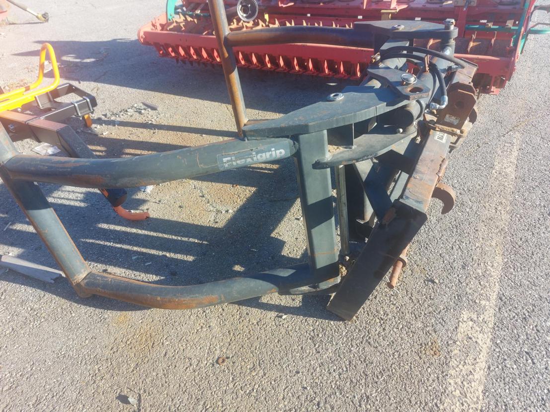 Kuormaus Ja Kaivuulaitt. Quicke Flexgrip Paalip
