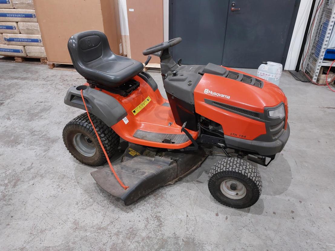 Muu Merkki Husqrvarna Lth154