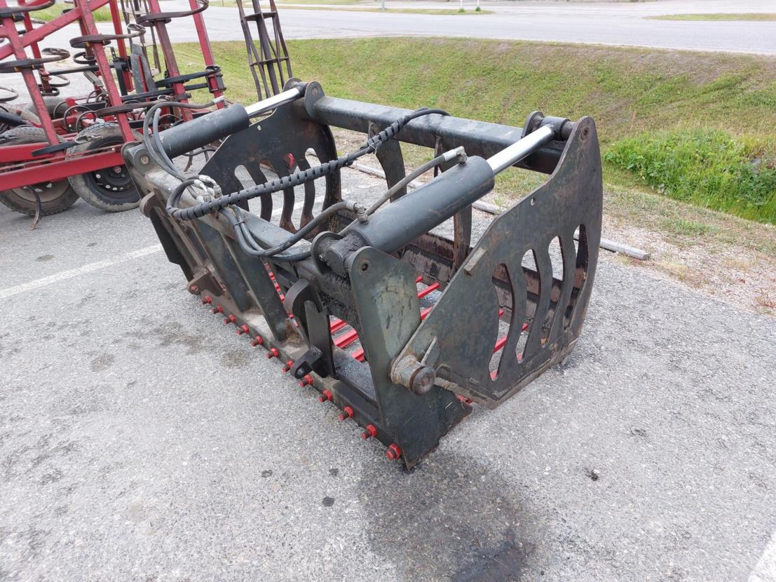 Rehunkäsittely Quicke Silocut 150