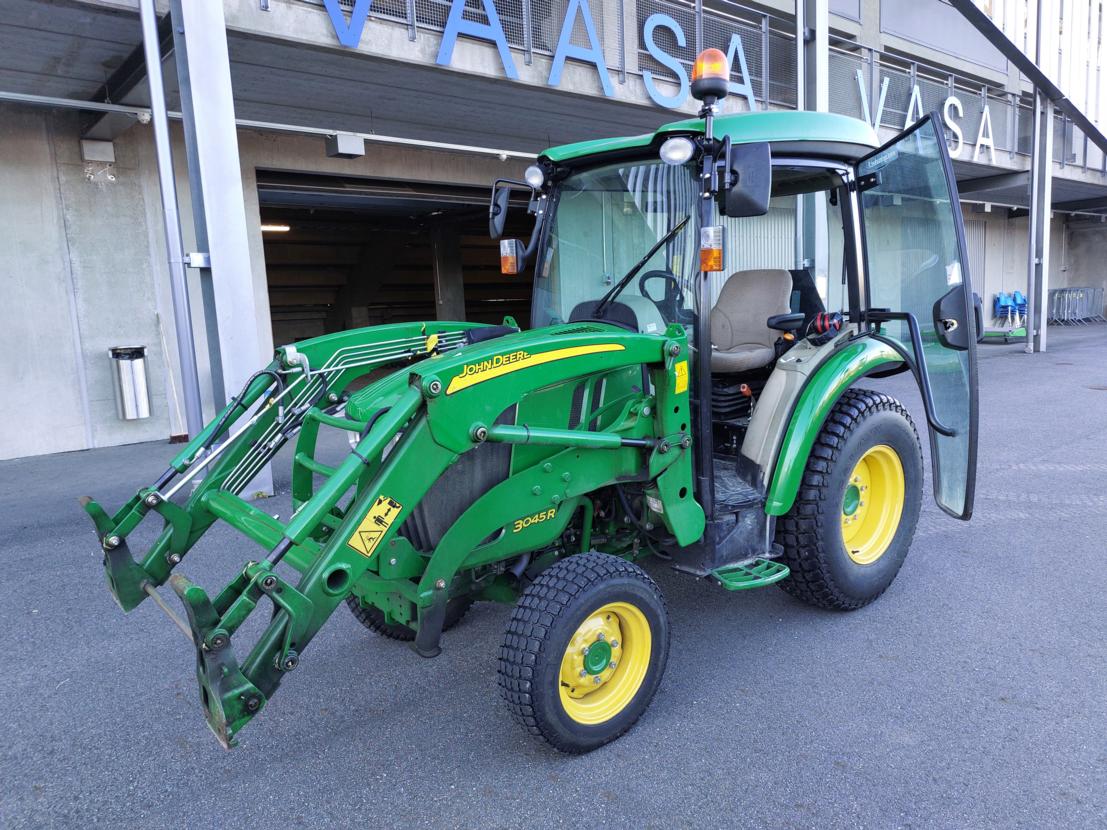 John Deere 3045r