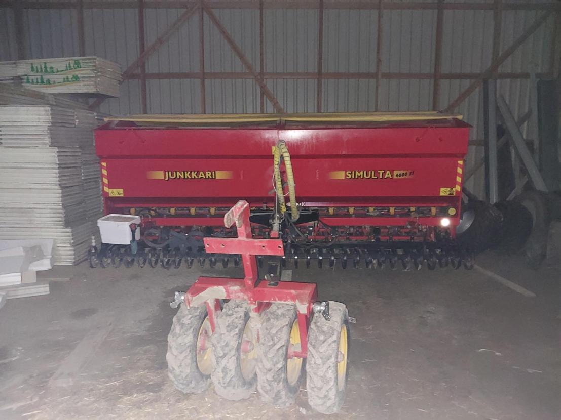 Junkkari Simulta St4000