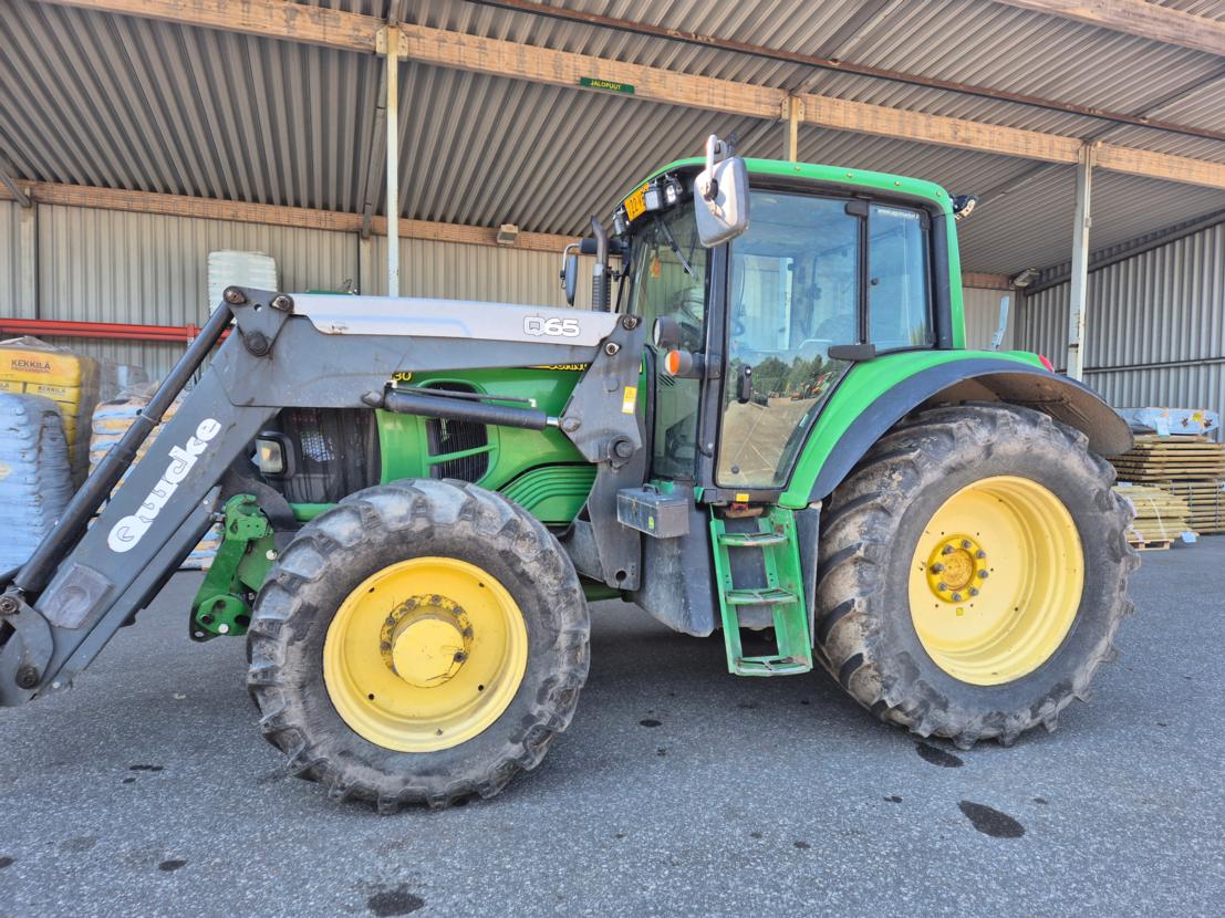 John Deere 6530