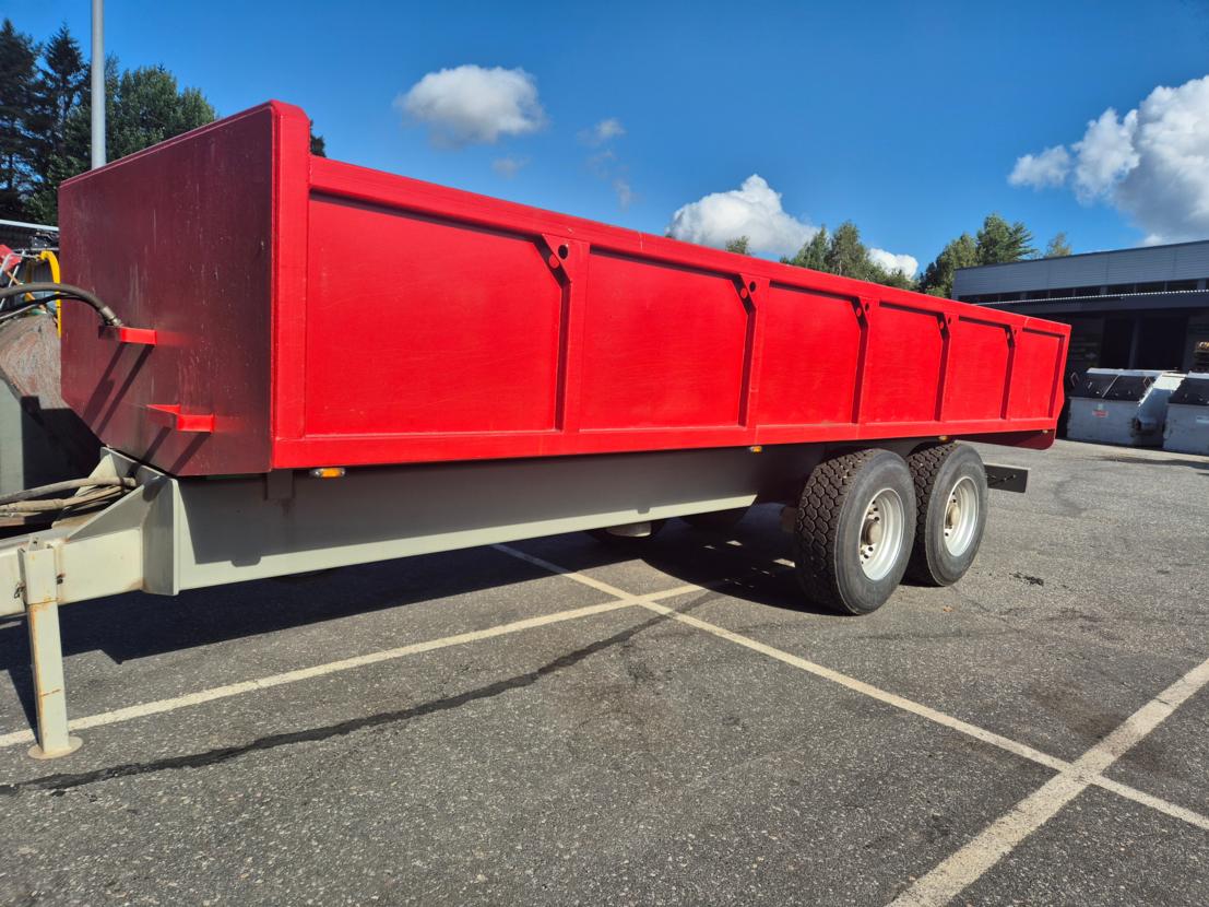 Muu Merkki Maansiirtovaunu