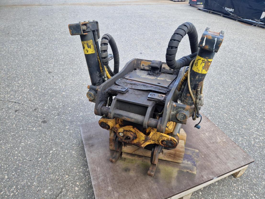 Muu Merkki Engcon Pyörittäjä Pihdein