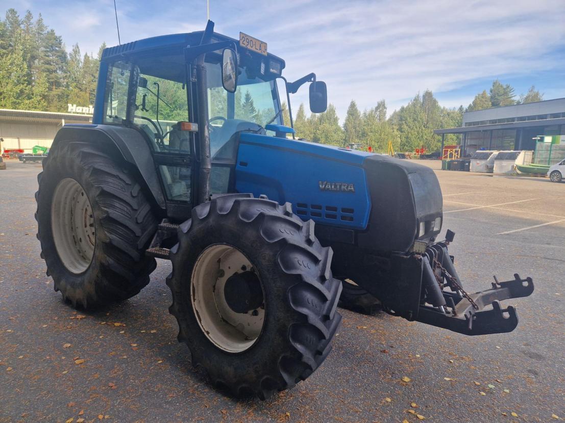 Valtra 6850 + Etunost+ek-irtona