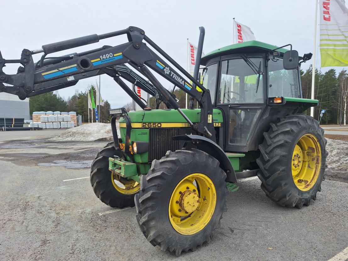 John Deere 2650