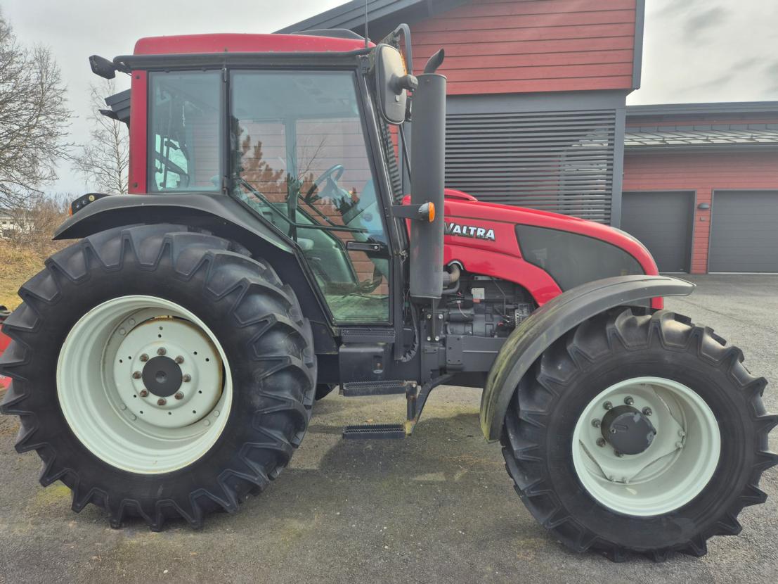 Valtra A93