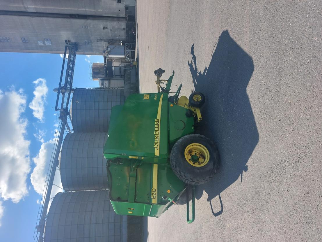 John Deere 578