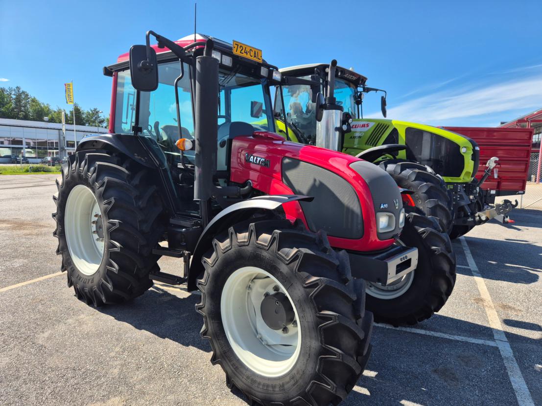 Valtra A93