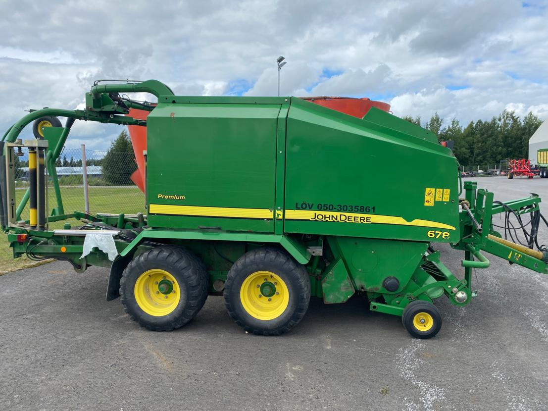 John Deere 678