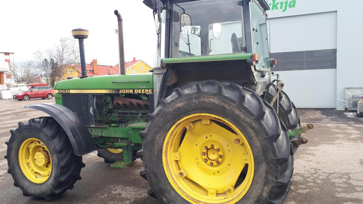 John Deere 3050