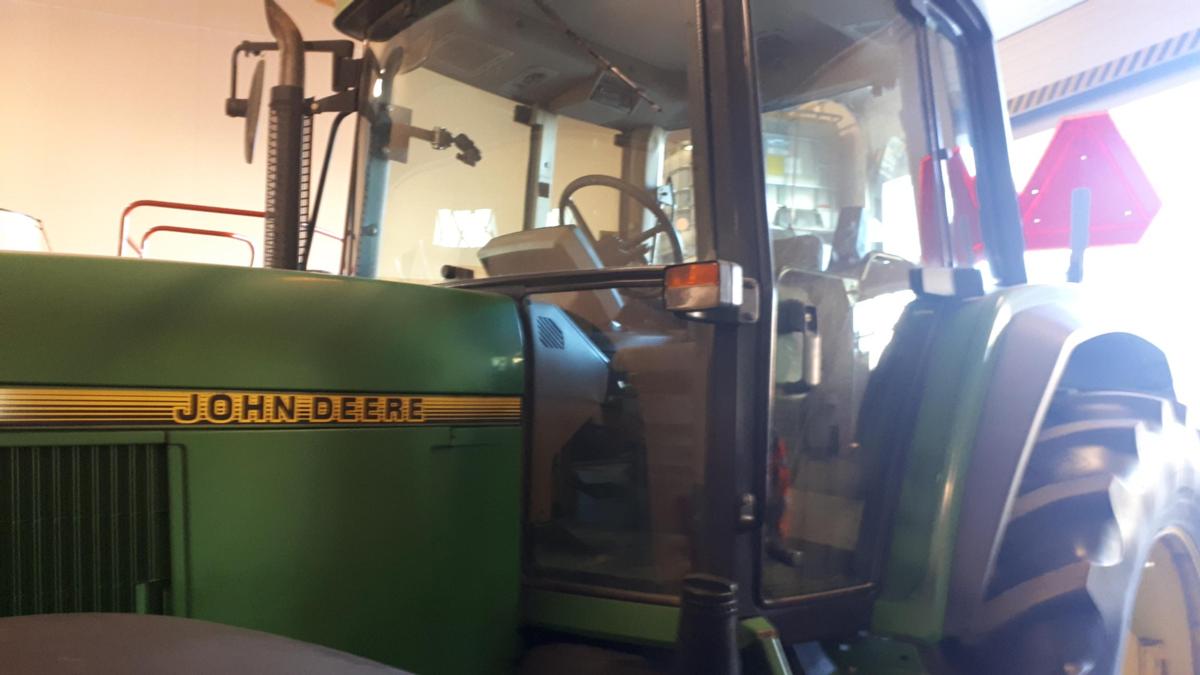 John Deere 6800
