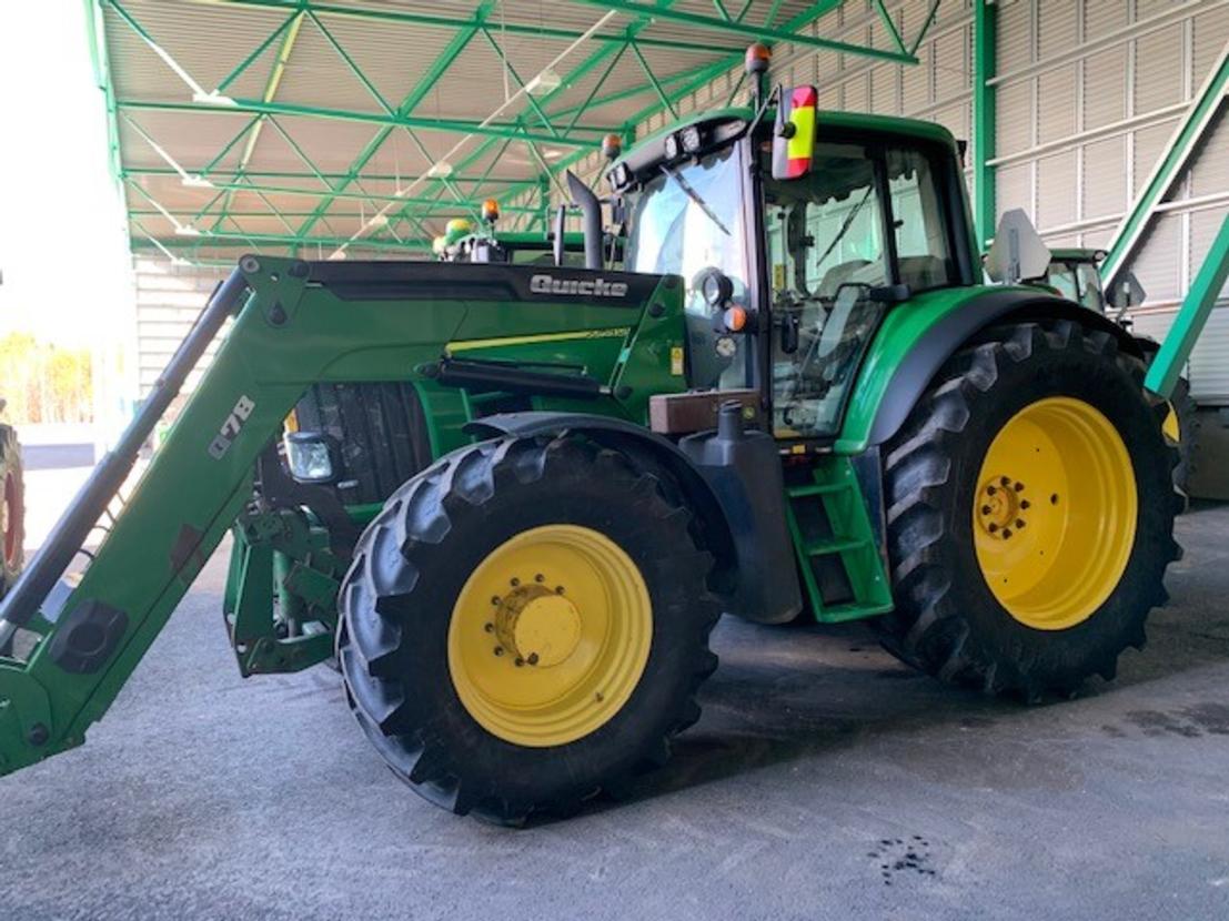 John Deere 6830