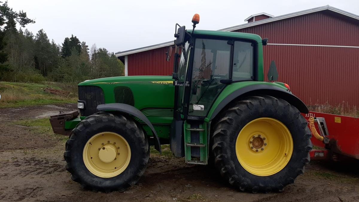 John Deere 6920