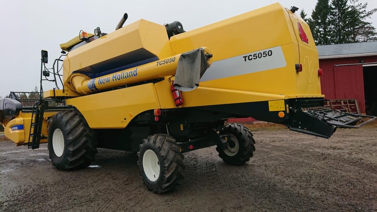 New Holland Tc5050