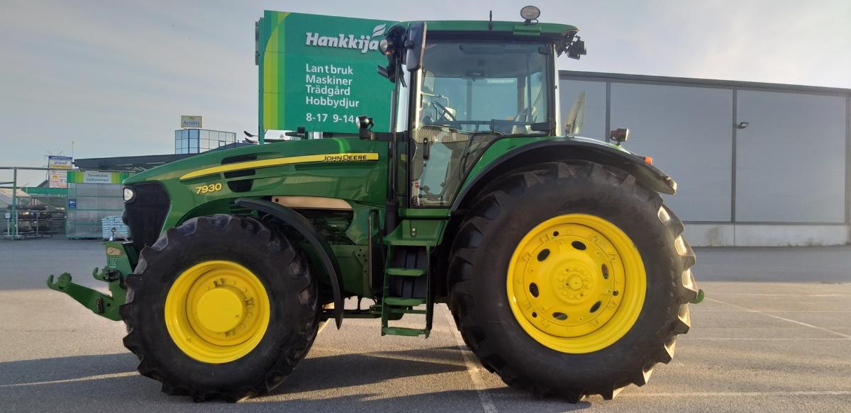 John Deere 7930
