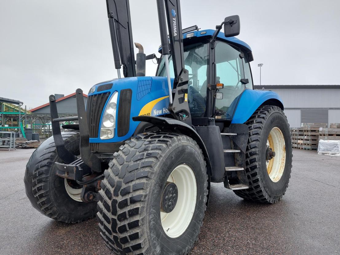 New Holland 8040