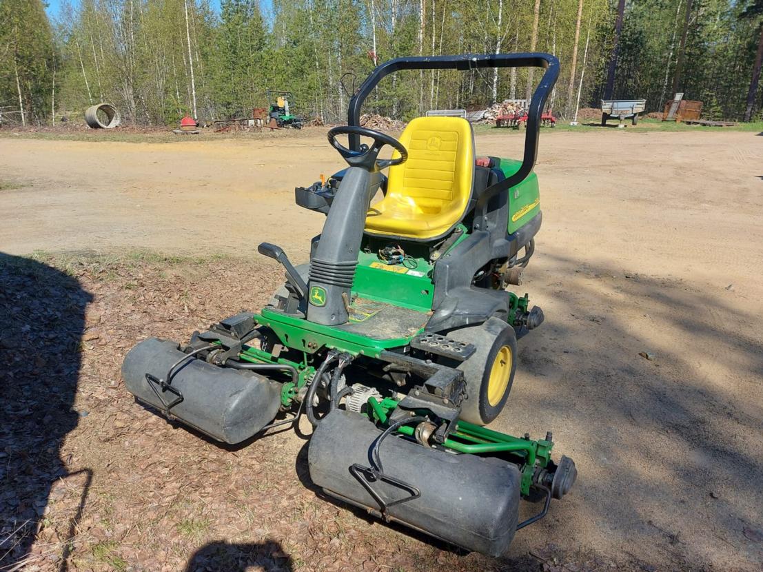 John Deere 2500e