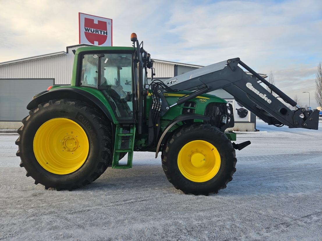 John Deere 5820+etunost+qsoviteos