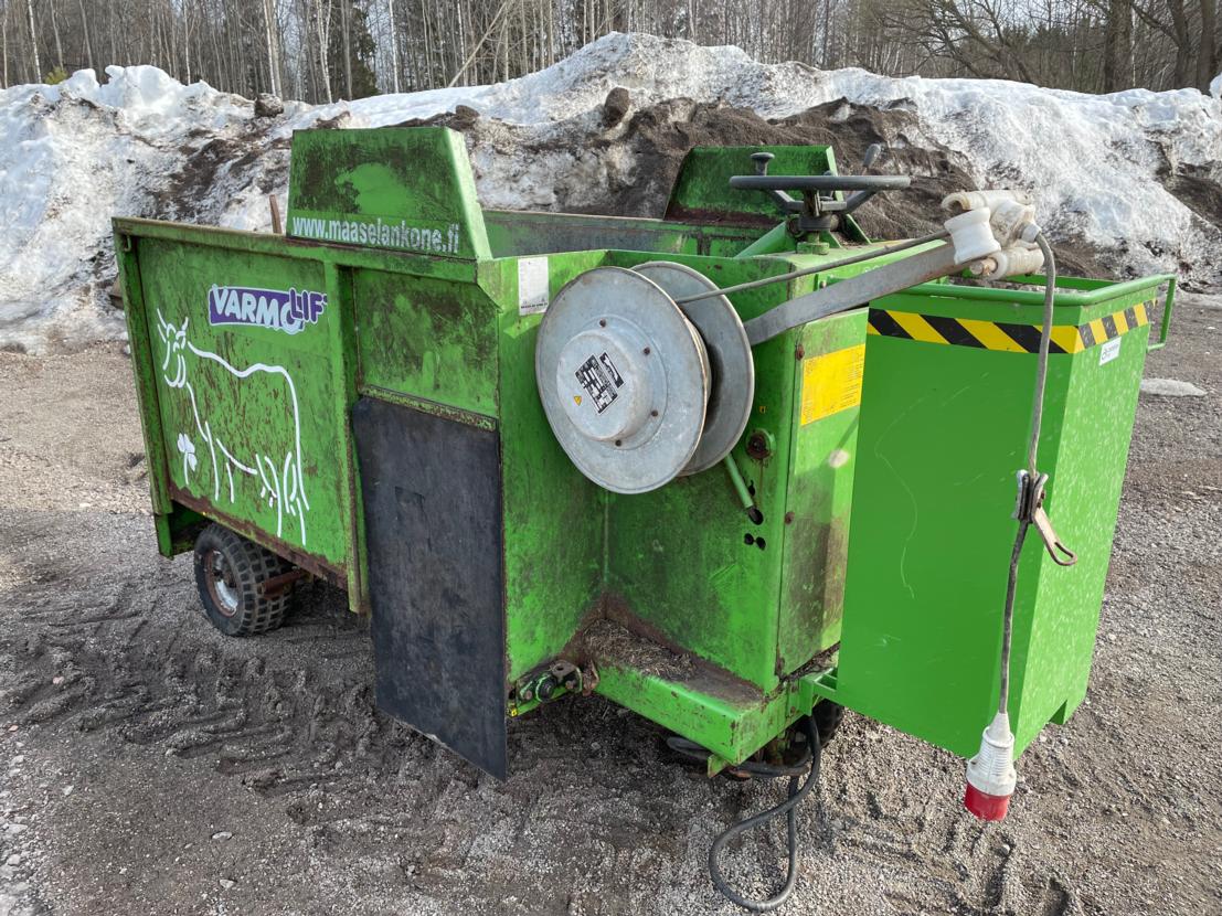 Rehunkäsittely Varmo Kpp Rehunjakovaunu